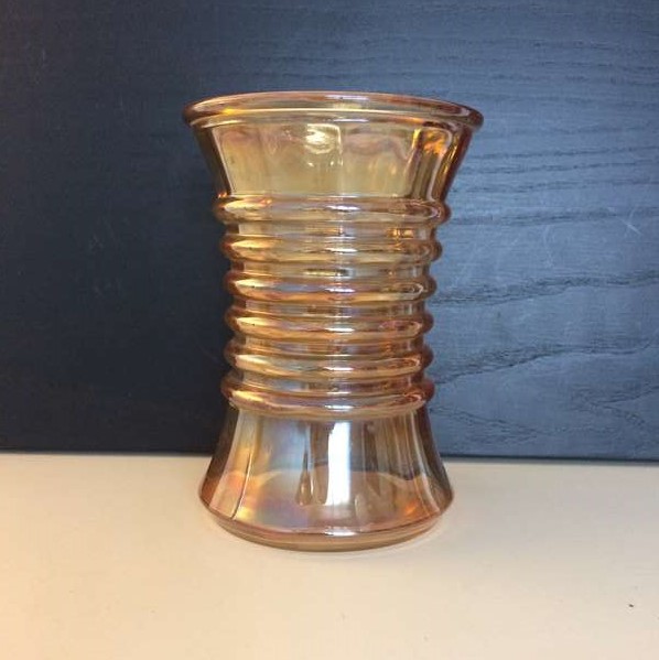 Vase orange nacré vintage