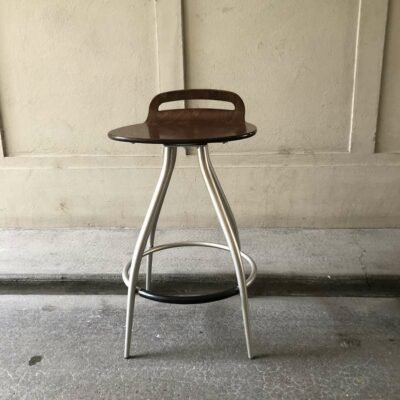 Tabouret mange debout design