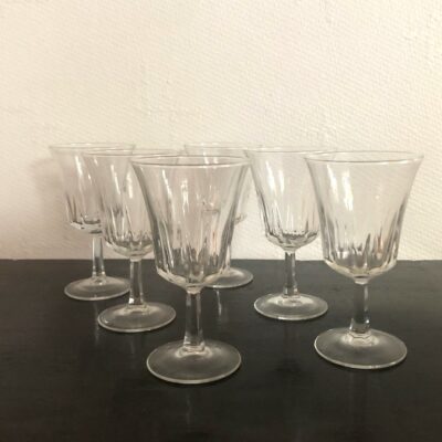 Verres à pied en cristal d'Arques modèles Régence