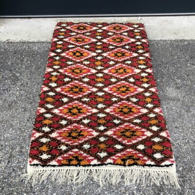 tapis fait main vintage