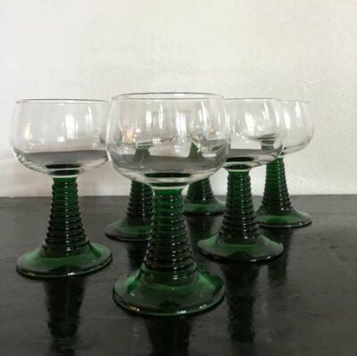 Verres à pied vintage